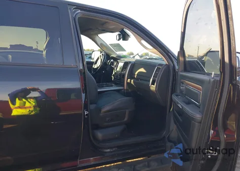 2018 Ram 2500 Laramie 4X4 6'4 Box из США, поврежденный, VIN 3C6UR5FL2JG169947